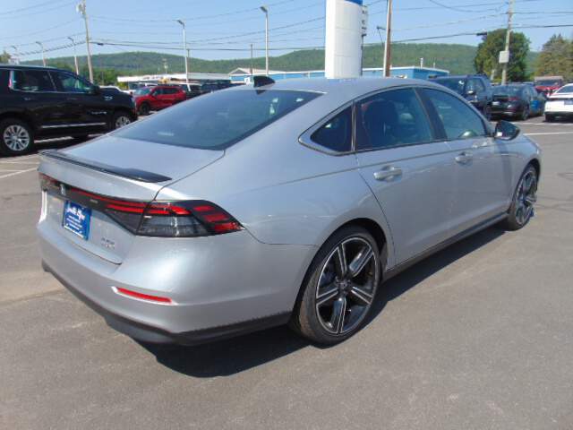  2025 Honda Accord Image: 4