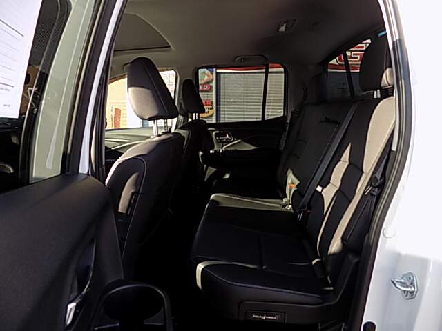  2021 Honda Ridgeline Image: 9