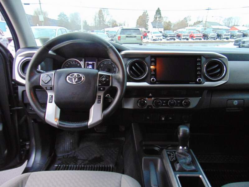  2022 Toyota Tacoma Image: 10