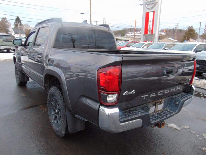  2022 Toyota Tacoma Image: 6