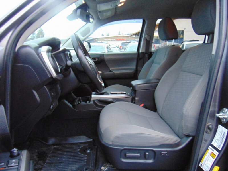  2022 Toyota Tacoma Image: 8