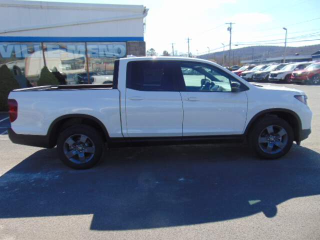  2025 Honda Ridgeline Image: 3