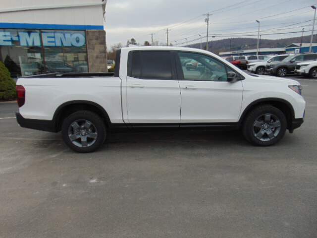  2025 Honda Ridgeline Image: 3