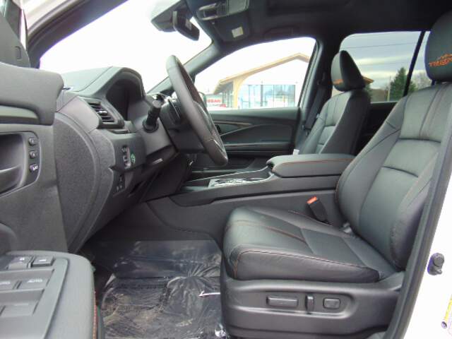  2025 Honda Ridgeline Image: 8