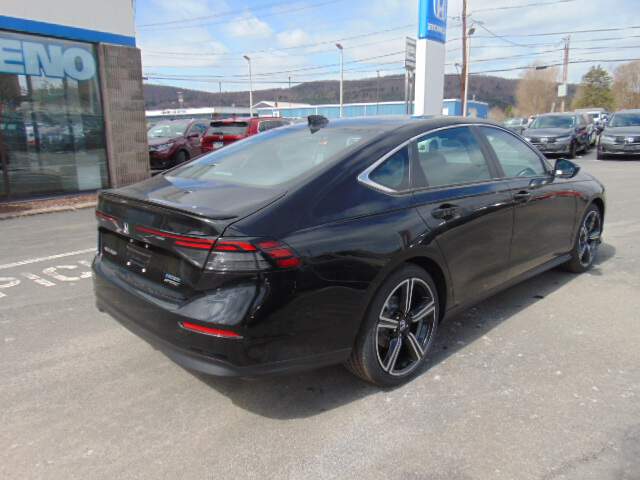  2025 Honda Accord Image: 4