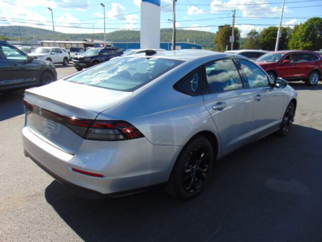  2025 Honda Accord Image: 4