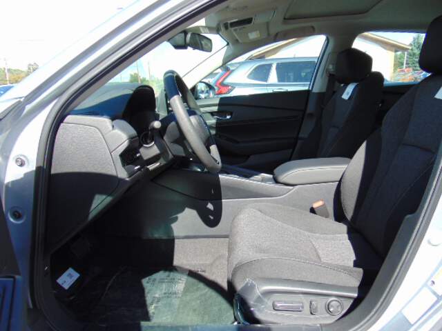  2025 Honda Accord Image: 8