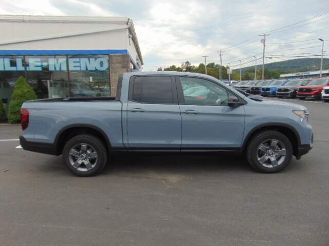  2025 Honda Ridgeline Image: 3