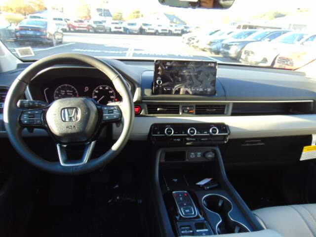  2025 Honda Pilot Image: 10