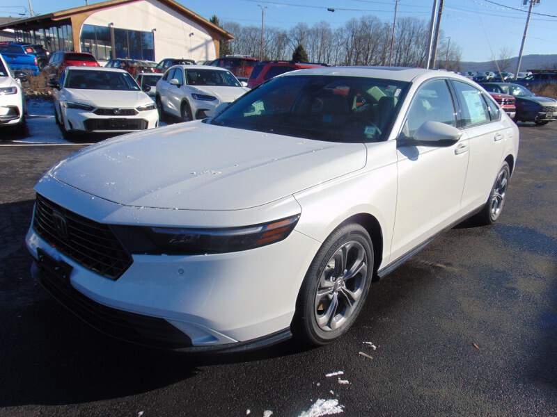  2025 Honda Accord Image: 0