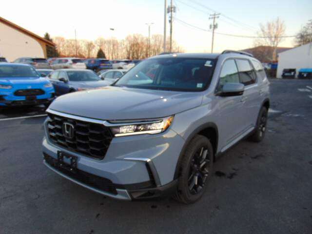 2025 Honda Pilot Touring's photo