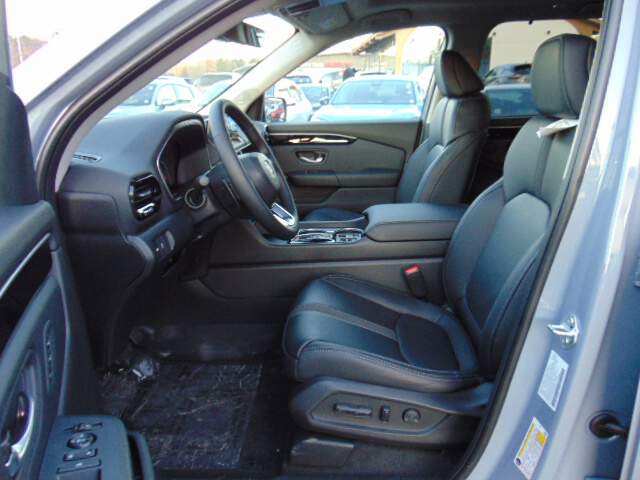  2025 Honda Pilot Image: 8