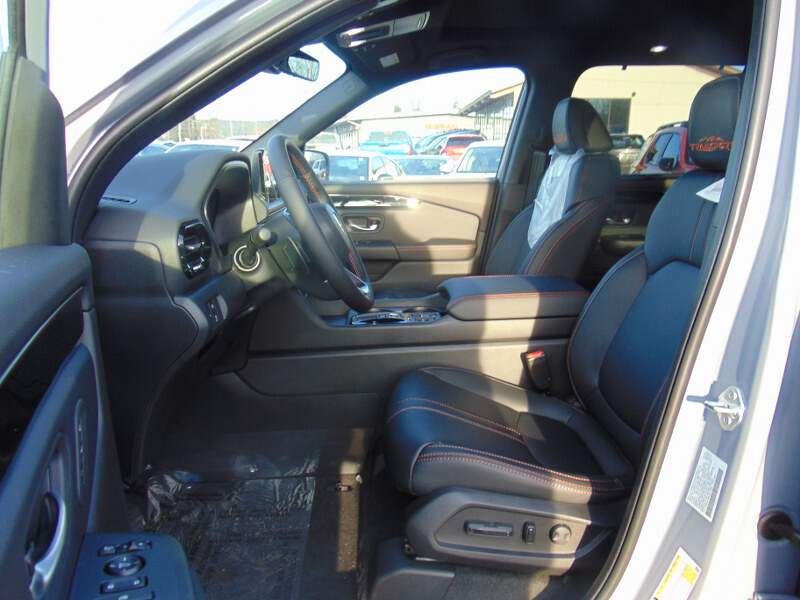  2025 Honda Pilot Image: 8