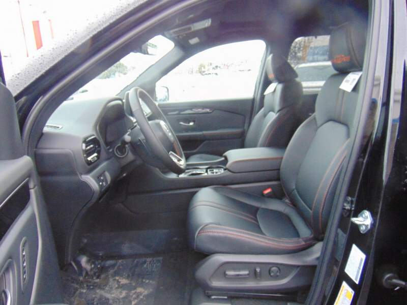  2025 Honda Pilot Image: 8