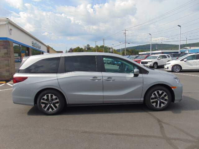  2026 Honda Odyssey Image: 3