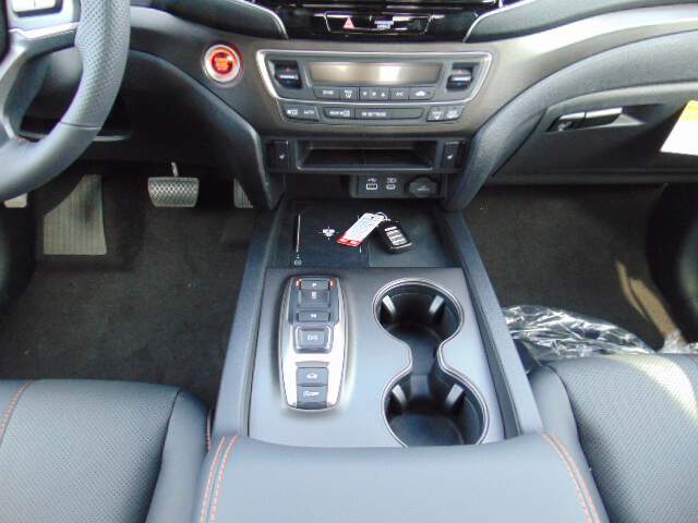  2026 Honda Ridgeline Image: 11