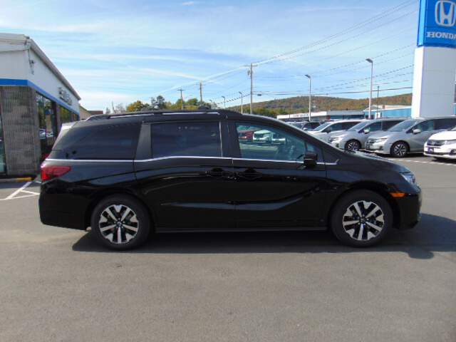  2026 Honda Odyssey Image: 3