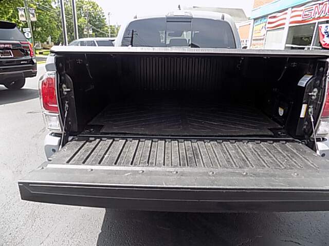  2021 Toyota Tacoma Image: 4