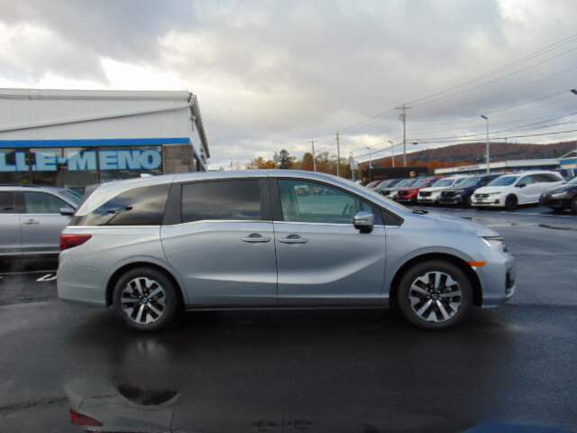  2026 Honda Odyssey Image: 3