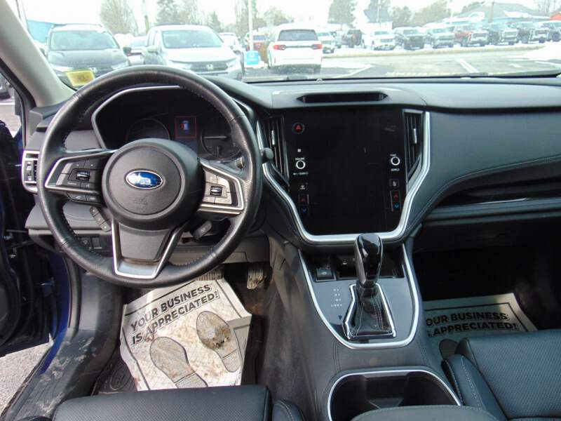  2022 Subaru Outback Image: 10