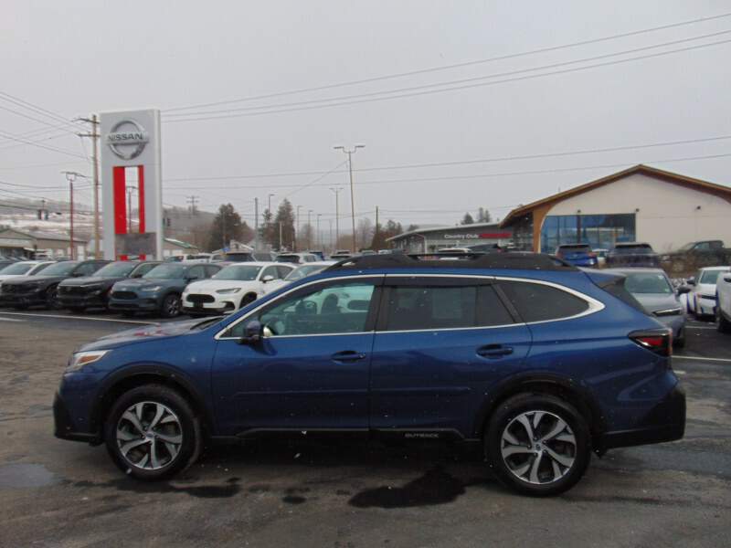  2022 Subaru Outback Image: 7