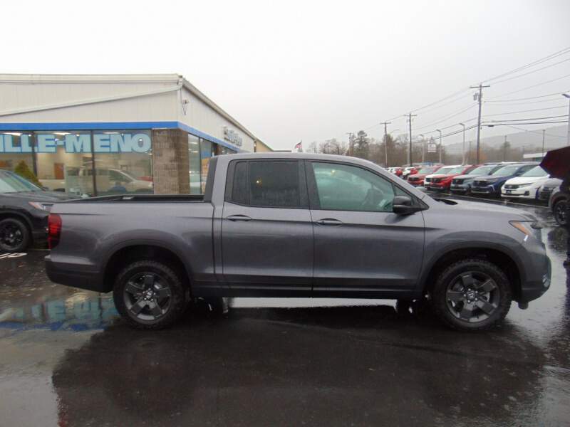  2026 Honda Ridgeline Image: 3