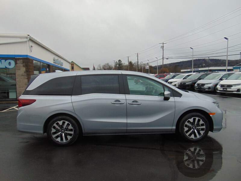  2026 Honda Odyssey Image: 3