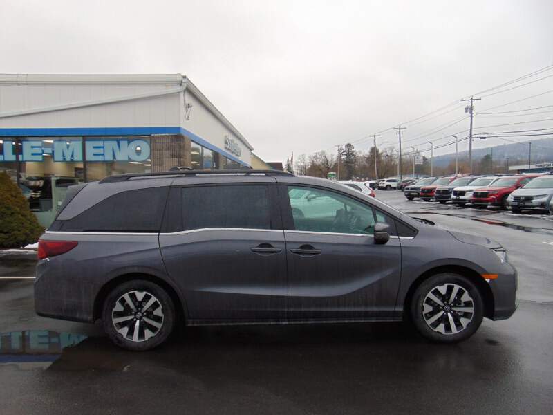  2026 Honda Odyssey Image: 3