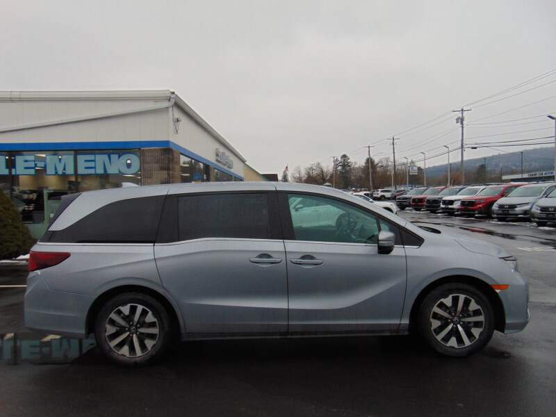  2026 Honda Odyssey Image: 3