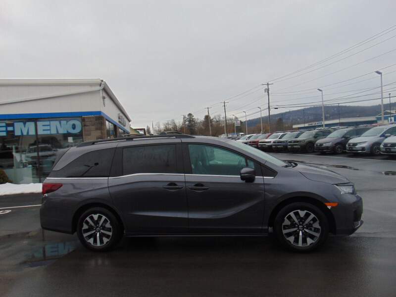  2026 Honda Odyssey Image: 3