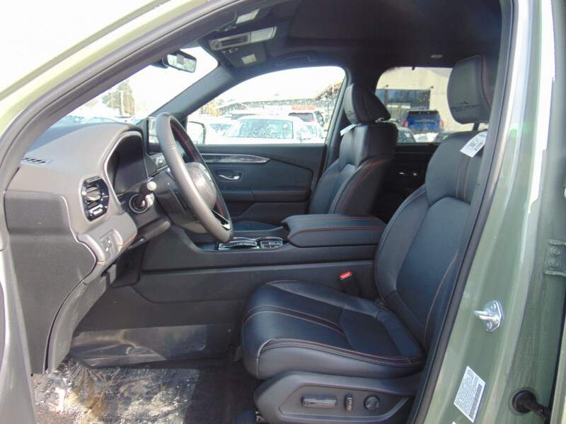  2026 Honda Passport Image: 8