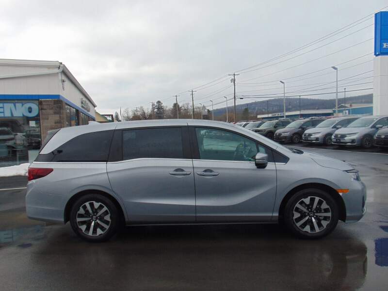 2026 Honda Odyssey Image: 3