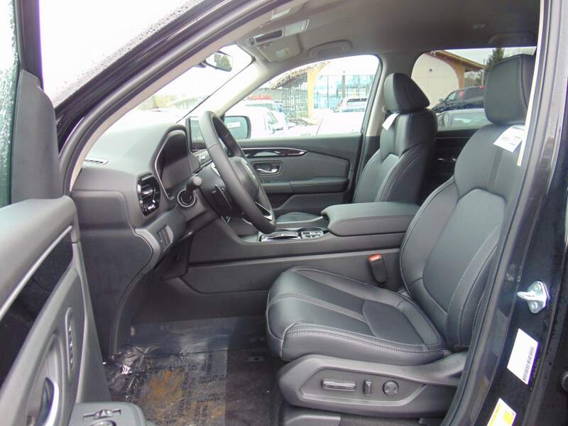  2026 Honda Passport Image: 8