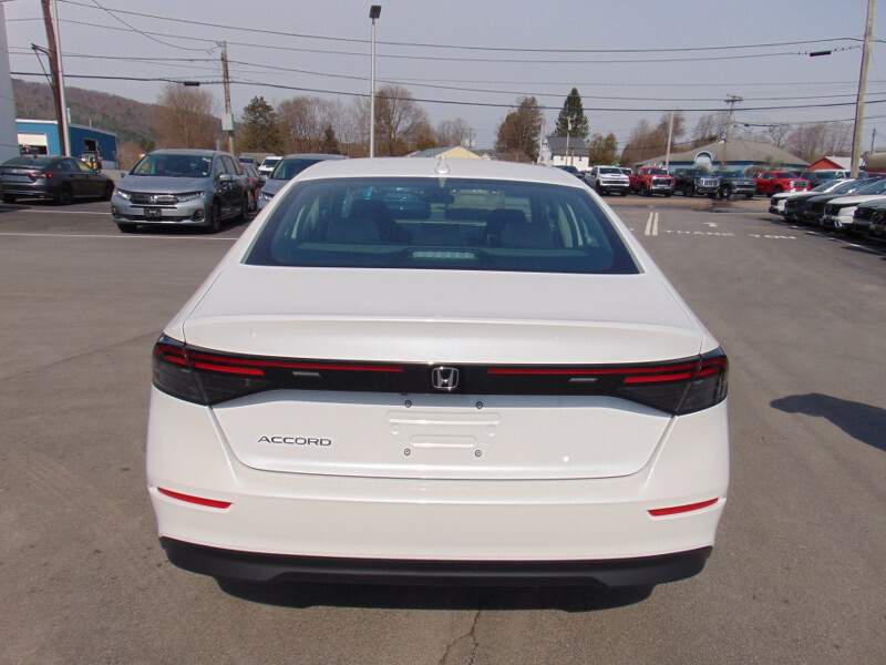  2026 Honda Accord Image: 5