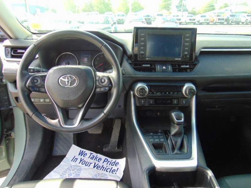  2022 Toyota RAV4 Image: 10