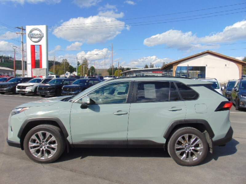  2022 Toyota RAV4 Image: 7