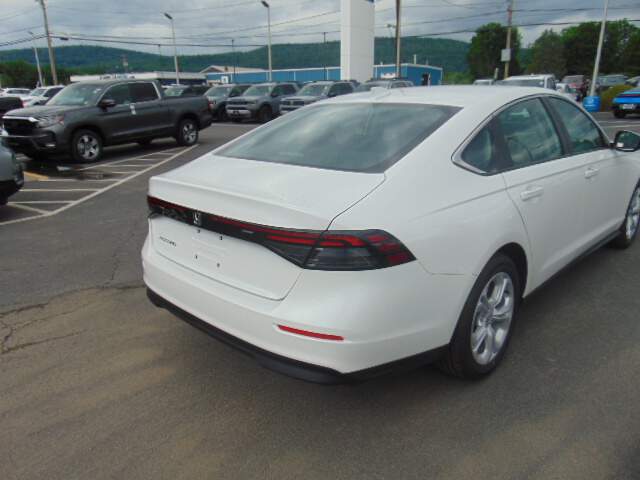  2026 Honda Accord Image: 4