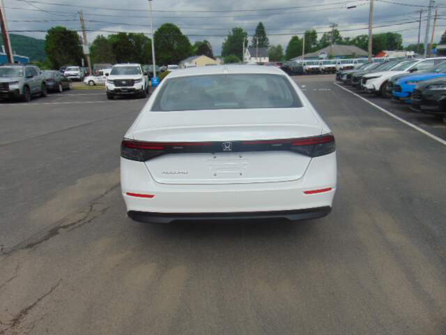  2026 Honda Accord Image: 5