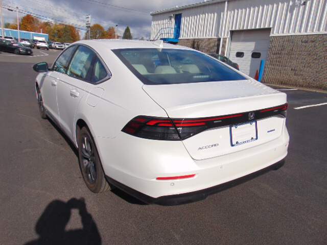  2026 Honda Accord Image: 9