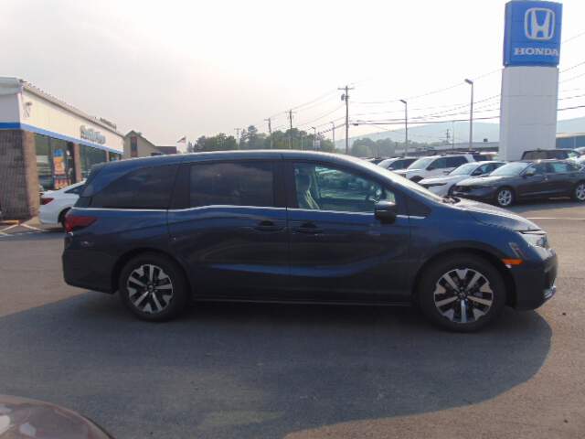  2026 Honda Odyssey Image: 3