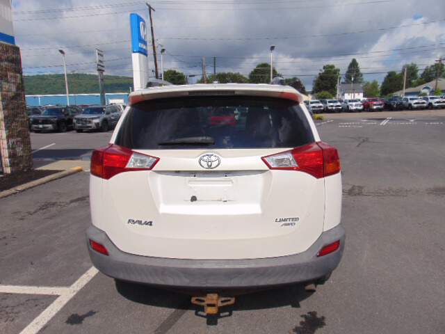  2013 Toyota RAV4 Image: 4