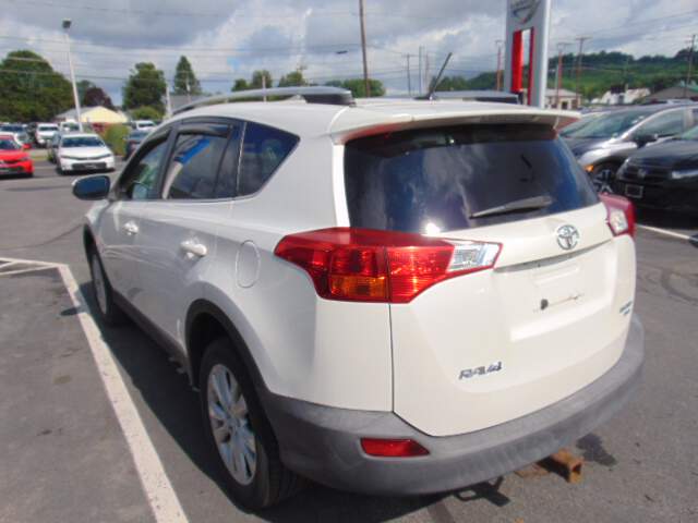  2013 Toyota RAV4 Image: 6