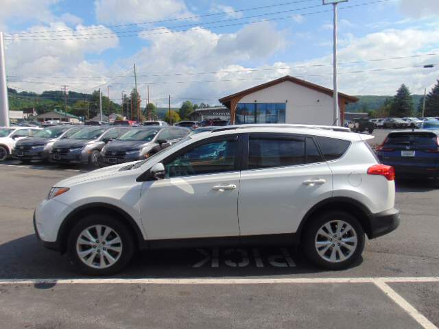  2013 Toyota RAV4 Image: 7