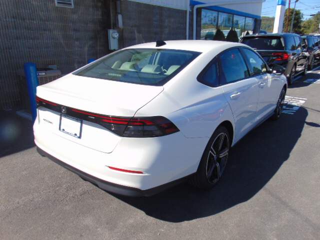  2026 Honda Accord Image: 4