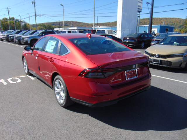 2026 Honda Accord Image: 9