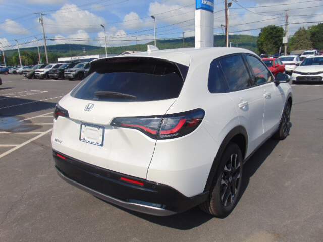  2027 Honda HR-V Image: 4