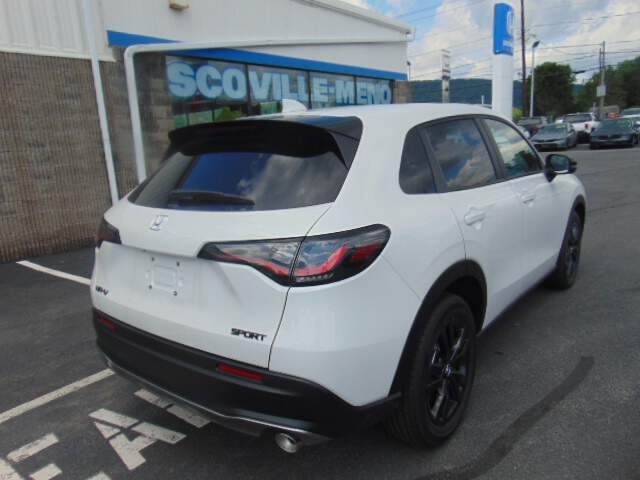  2027 Honda HR-V Image: 4