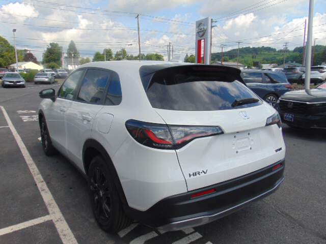  2027 Honda HR-V Image: 7