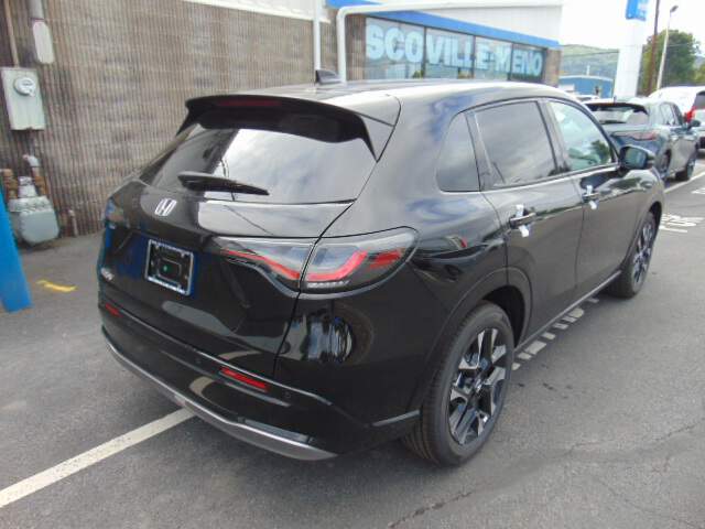  2027 Honda HR-V Image: 4