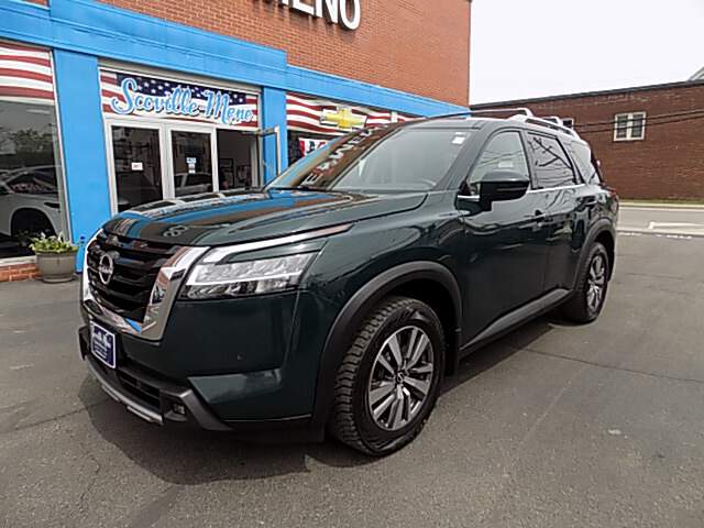 2022 Nissan Pathfinder SL 4WD's photo